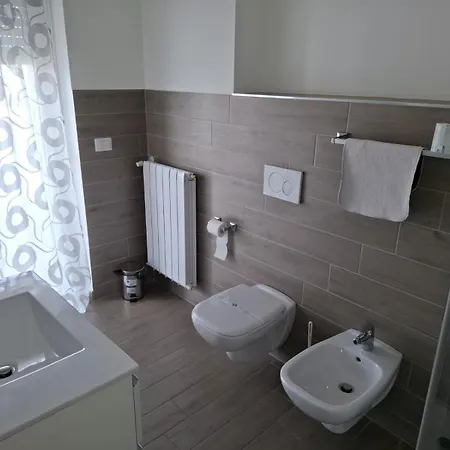 Guest house Airport Palese Luxury 2 *